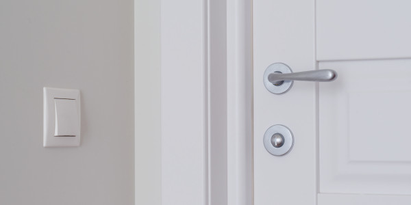 Pintar Fachadas y Patios de Luces de Comunidades Vecinos / Propietarios Azuébar · Pintura para Pintado de Puertas Privadas de Vecinos