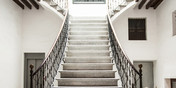 Rehabilitación y Restauración de Fachadas Azuébar · Pintado de Escaleras, Patios Interiores, Patios de Luces, Ascensores