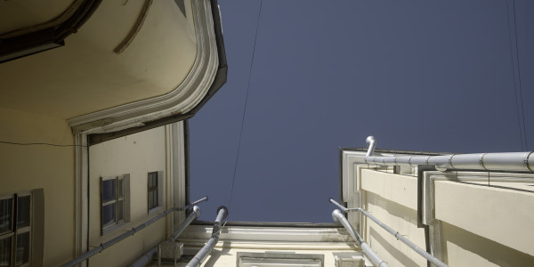 Trabajos Verticales en Fachadas de Edificios / Viviendas La Pobla de Benifassà · Pintado de Edificios Altos, Patios Interiores de Luces y Estructura Complejas